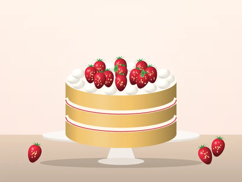 Torta di compleanno con panna montata, fragole fresche e candeline accese